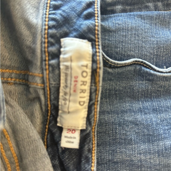 Torrid Shorts - Picture 2 of 2